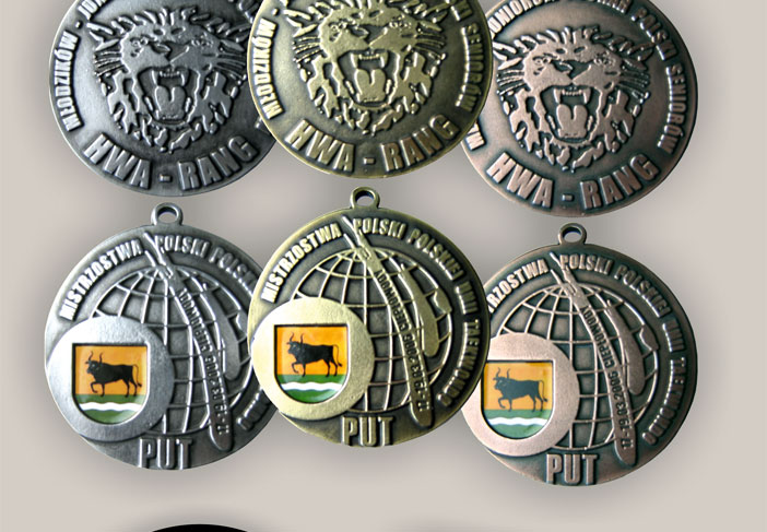 litery metalowe, medaliony, statuetki, tablice pamiątkowe, klamry, odznaki